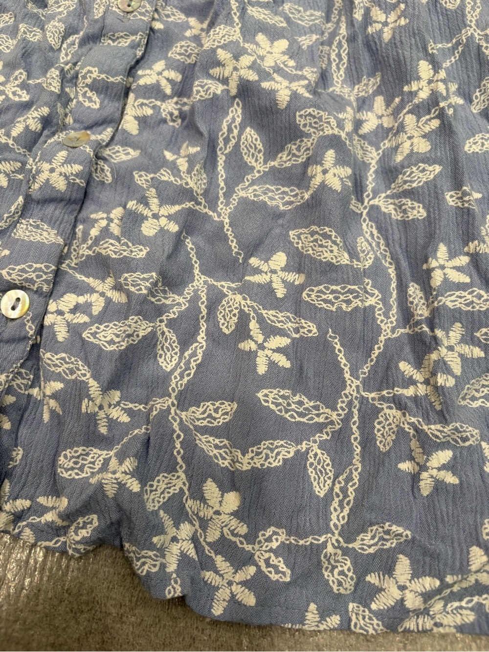 [US20/PTP26’]Bonmarche Light Blue Floral Button-Front Viscose Blouse - Picture 2 of 8
